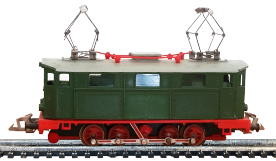 159/671 EL-Lokomotive E 70-01 DRG/II mattgrün