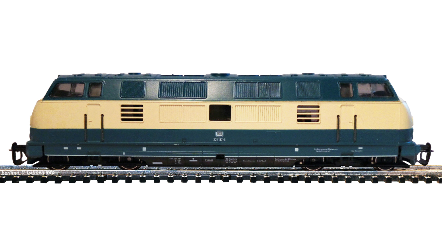 02511 Diesellokomotive BR 221 -137-3 DB/IV