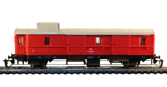 03411 Gepäckwagen Pwi DR/IV 50 50 93-26 028-7 rot