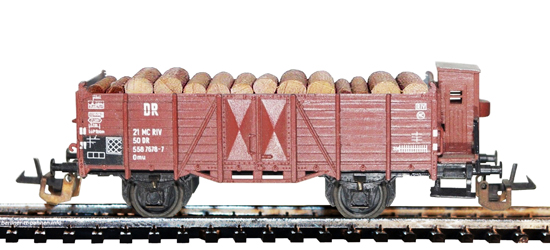 04222 Hochbordwagen Omu / Brhs. Holzladung DR/IV