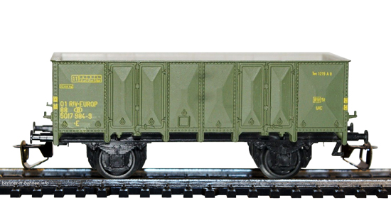 04233 Off. Güterwagen E 01 88 501 7 984-9 SNCB/IV