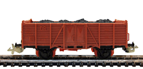 159/55 Off. Güterwagen Om mit Bremsgestänge / Kohleladung