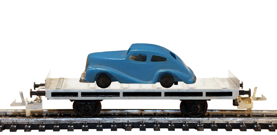 159/68 Plattenwagen ohne Bremsgestänge mit Pkw