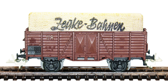 545/57 Off. Güterwagen Om DR/III mit Plane